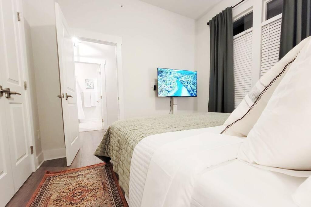 דירות שרלוט New Stylish Getaway- 5 Mil To Uptown/3 Smart Tvs! מראה חיצוני תמונה