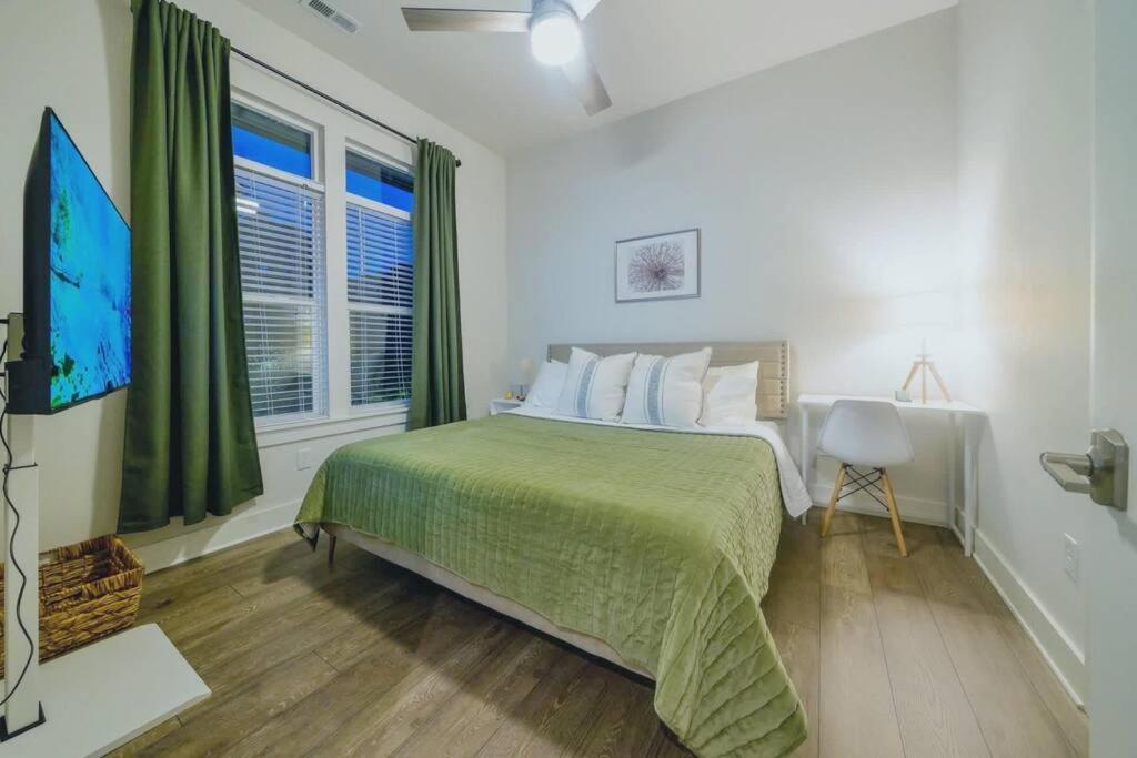 דירות שרלוט New Stylish Getaway- 5 Mil To Uptown/3 Smart Tvs! מראה חיצוני תמונה