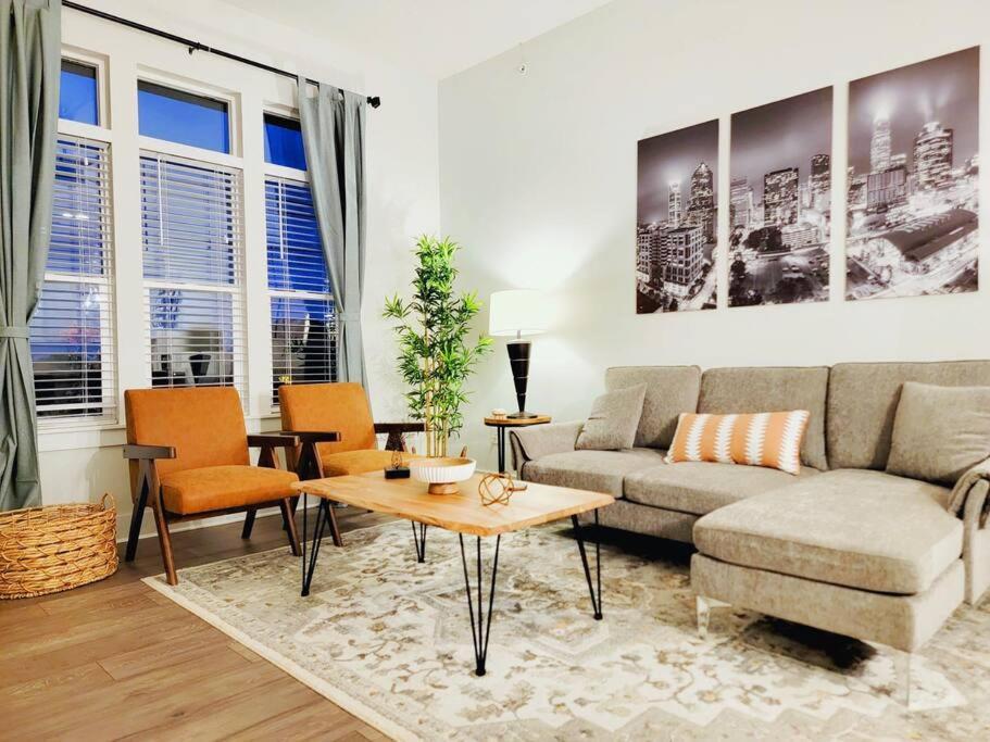 דירות שרלוט New Stylish Getaway- 5 Mil To Uptown/3 Smart Tvs! מראה חיצוני תמונה