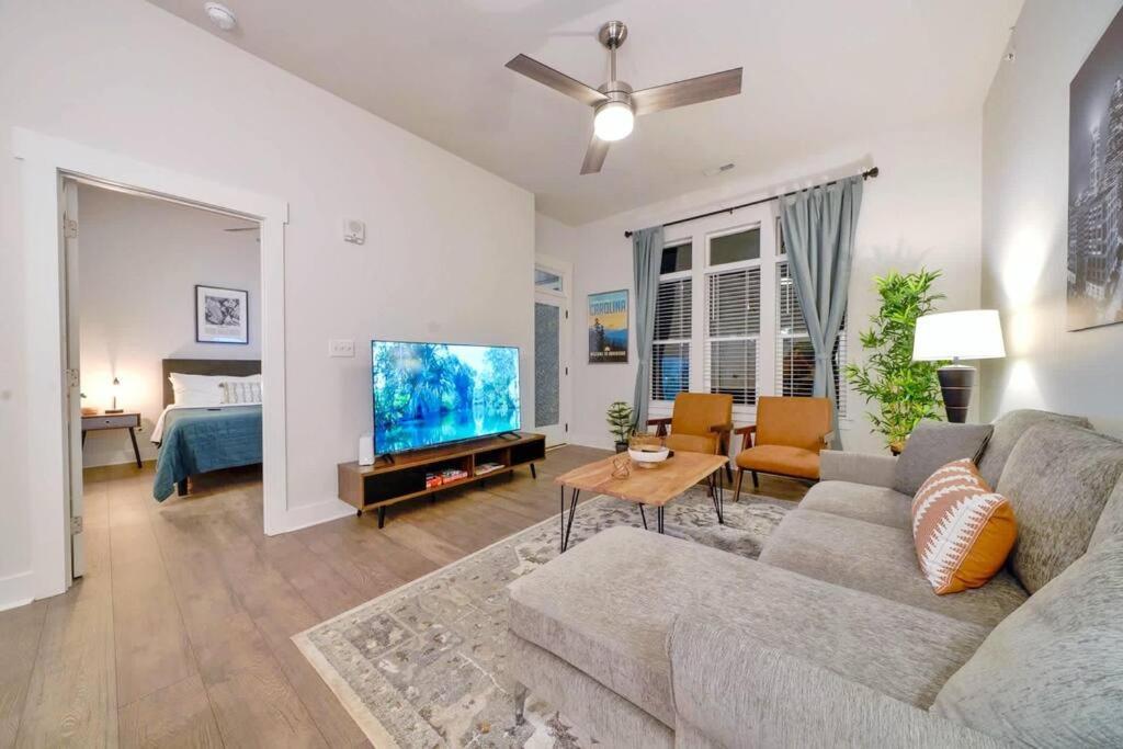 דירות שרלוט New Stylish Getaway- 5 Mil To Uptown/3 Smart Tvs! מראה חיצוני תמונה